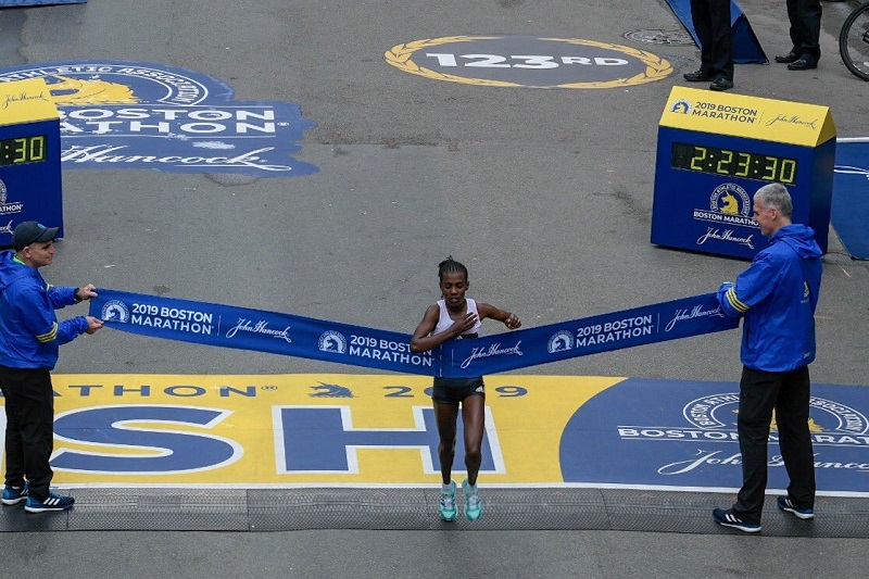vencedores da maratona de boston 2019 _ mulher