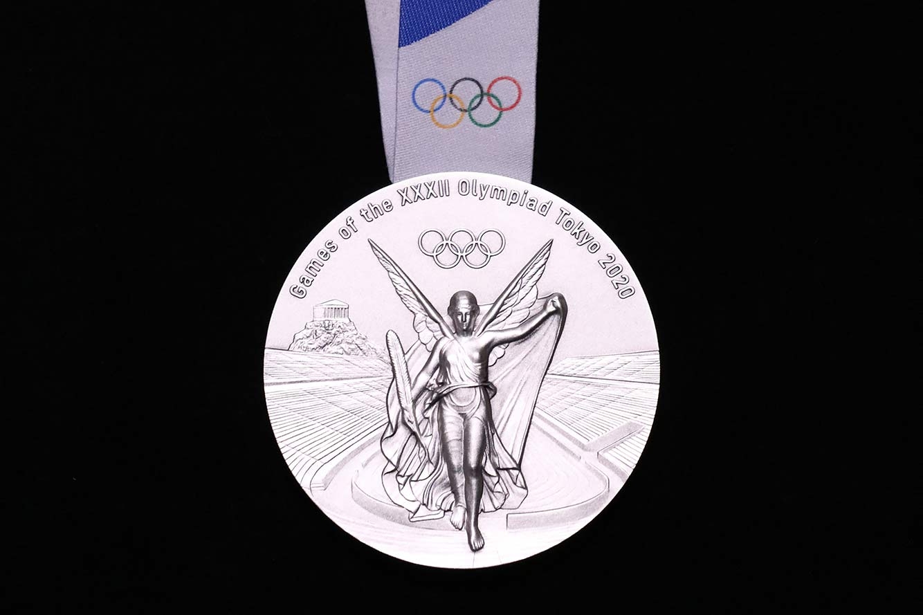 Ficheiro:Parte frontal da medalha de prata dos Jogos Olímpicos de