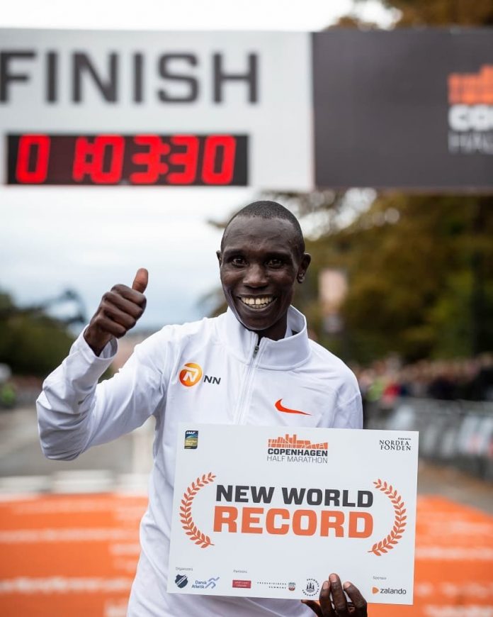 Geoffrey Kamworor quebra recorde mundial na meia maratona