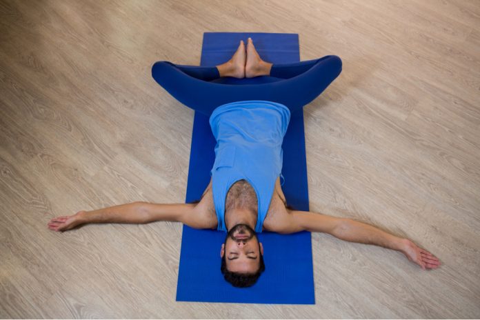 posturas de yoga para te ajudar a dormir